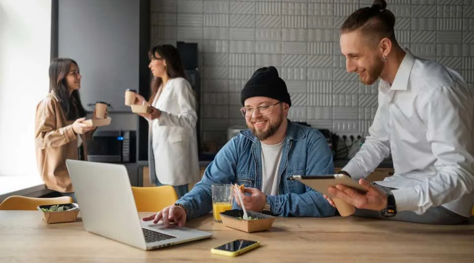 Live-work-and-invest-in-the-UAE-with-our-support